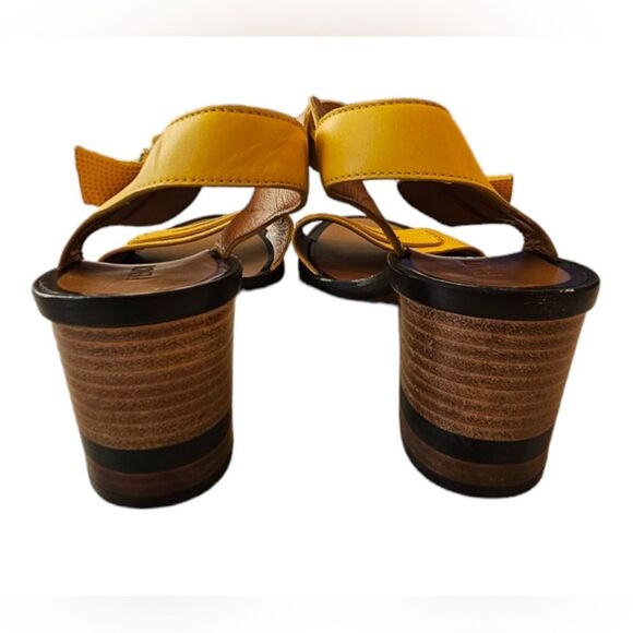 Fendi Leather Sandal Yellow Block Heel Women’s size EU 36 US 6 Made in Italy - Picture 4 of 12